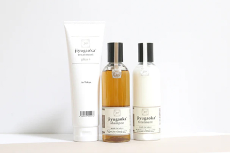 ショウセイグループが開発した自由が丘シャンプーセット。髪を日常的に整えるためのケアラインを紹介する商品イメージ